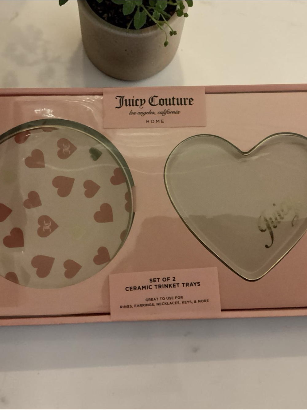 Juicy Couture 2 Ceramic Heart and Round Trinket Trays - Picture 3 of 9